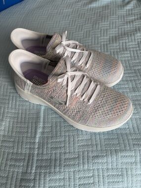 New Skechers Slip-ins